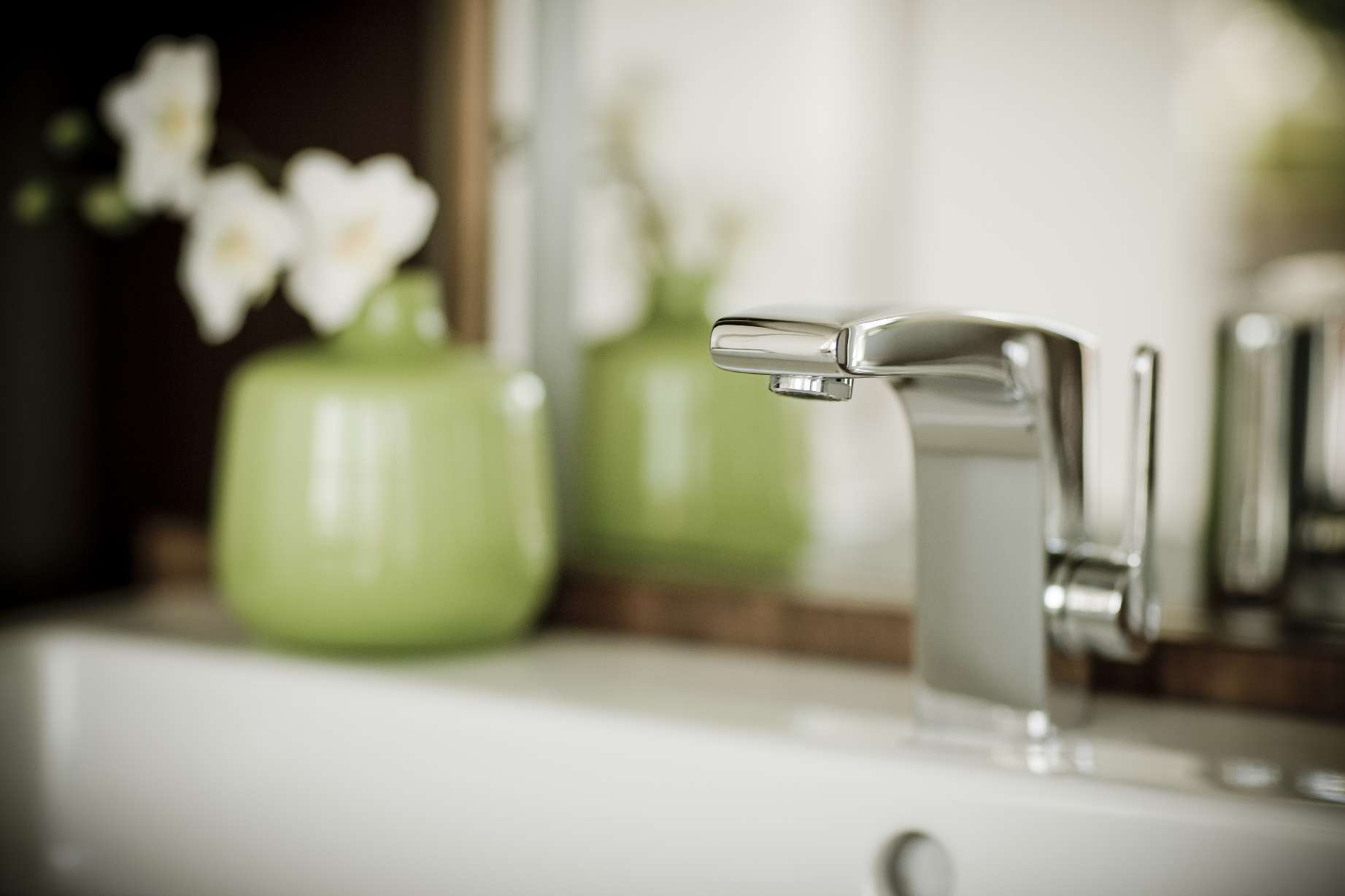 Badezimmer Waschtisch mit Wasserhahn